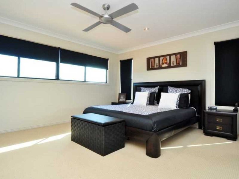 Photo - 21 Calmwater Crescent, Helensvale QLD 4212 - Image 11