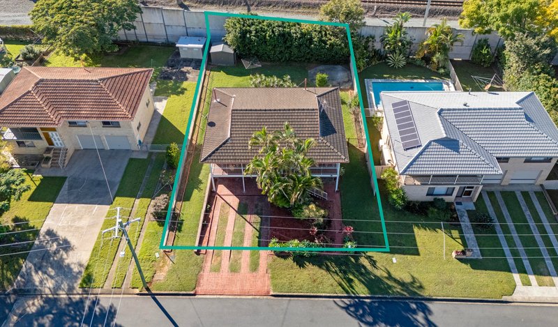 Photo - 21 Carbeen Crescent, Lawnton QLD 4501 - Image 22