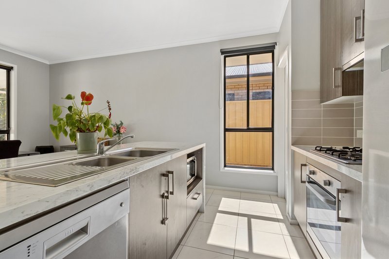 Photo - 21 Carey Street, Elizabeth Park SA 5113 - Image 9