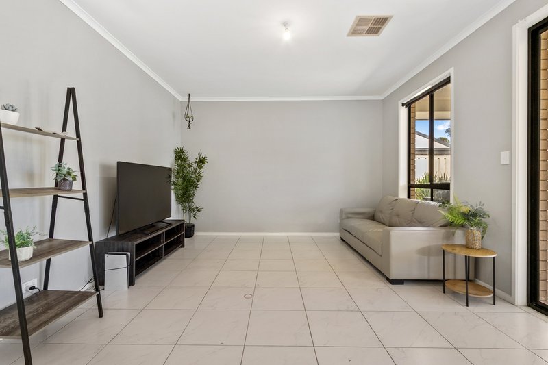 Photo - 21 Carey Street, Elizabeth Park SA 5113 - Image 10