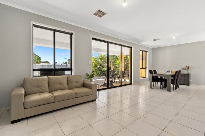 Photo - 21 Carey Street, Elizabeth Park SA 5113 - Image 11