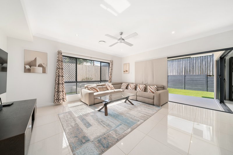 Photo - 21 Cassia Street, Bridgeman Downs QLD 4035 - Image 7