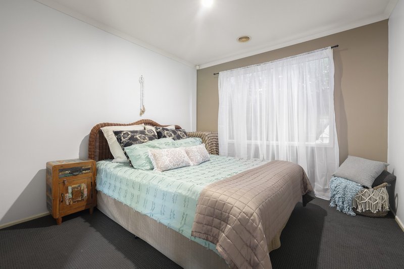 Photo - 21 Castleton Avenue, Tarneit VIC 3029 - Image 9