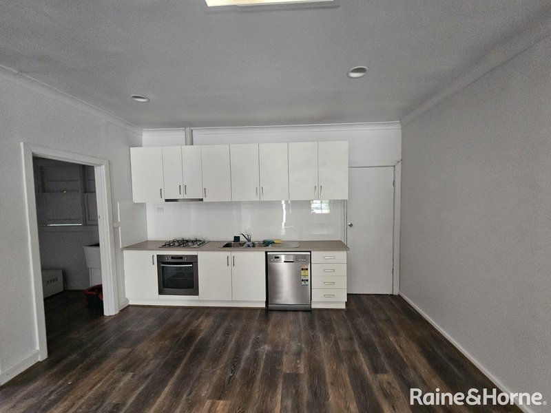 Photo - 21 Cathcart Street, Maidstone VIC 3012 - Image 3