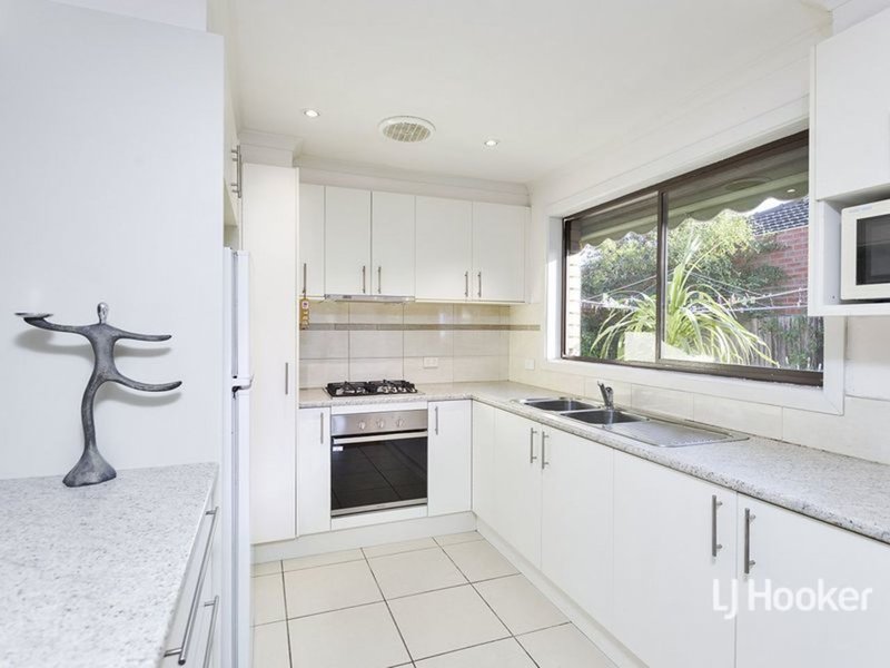 Photo - 21 Catherine Road, Seabrook VIC 3028 - Image 3