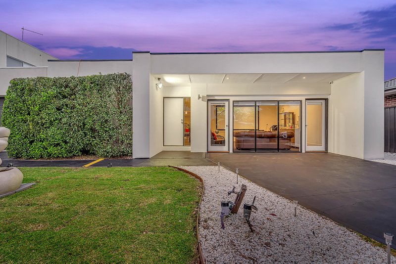 21 Cavalier Drive, Craigieburn VIC 3064