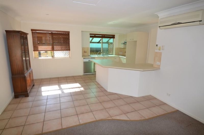 Photo - 2/1 Cawthray Street, Biggera Waters QLD 4216 - Image 4