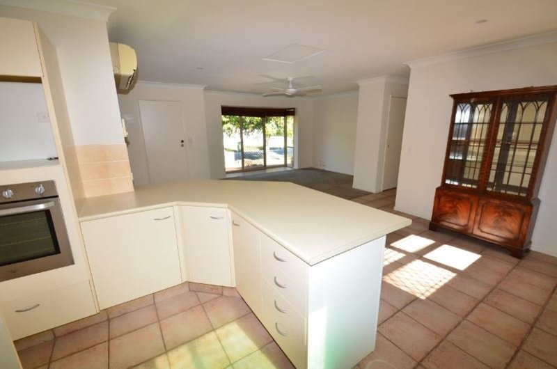 Photo - 2/1 Cawthray Street, Biggera Waters QLD 4216 - Image 5