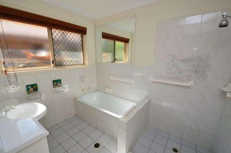 Photo - 2/1 Cawthray Street, Biggera Waters QLD 4216 - Image 9