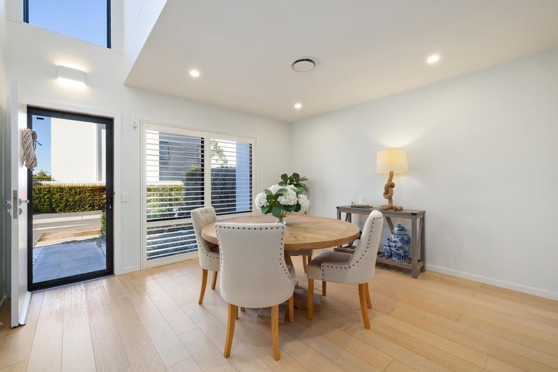 Photo - 21 Chambers Circuit, Warriewood NSW 2102 - Image 3