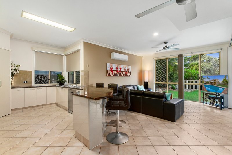 Photo - 21 Champagne Boulevard, Helensvale QLD 4212 - Image 12