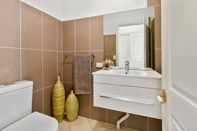 Photo - 21 Champagne Boulevard, Helensvale QLD 4212 - Image 24