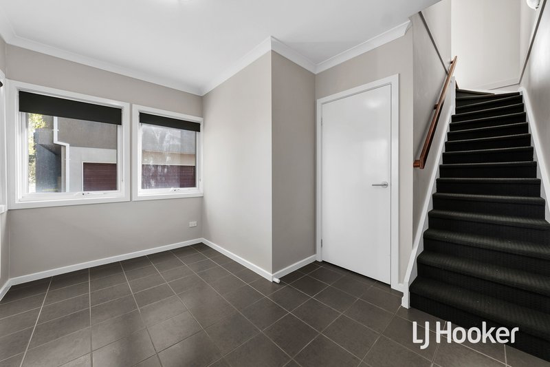 Photo - 21 Chanticleer Drive, Mernda VIC 3754 - Image 2