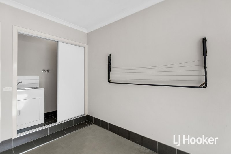 Photo - 21 Chanticleer Drive, Mernda VIC 3754 - Image 3