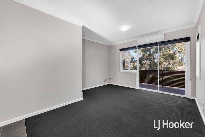 Photo - 21 Chanticleer Drive, Mernda VIC 3754 - Image 4