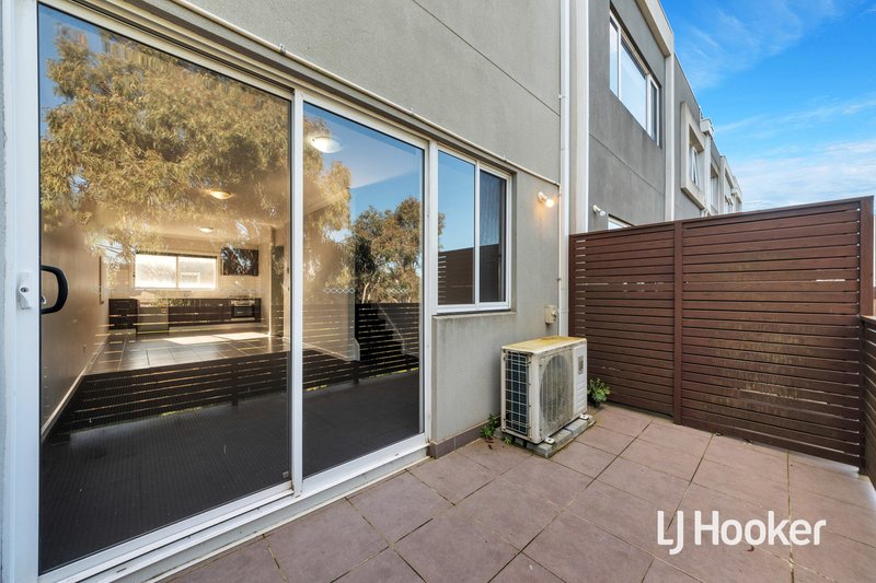 Photo - 21 Chanticleer Drive, Mernda VIC 3754 - Image 5
