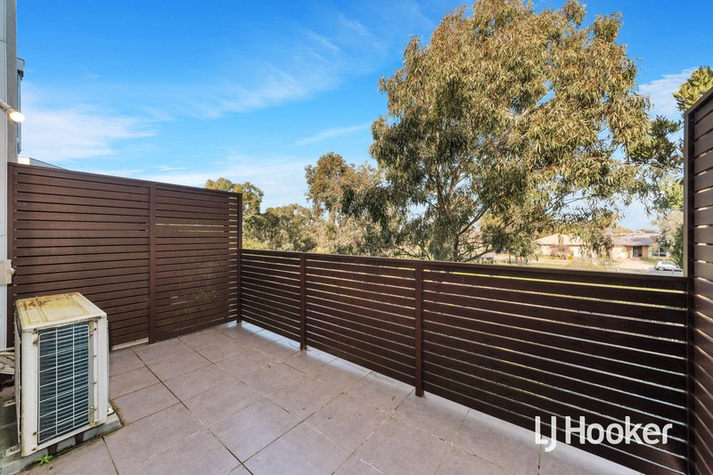Photo - 21 Chanticleer Drive, Mernda VIC 3754 - Image 6