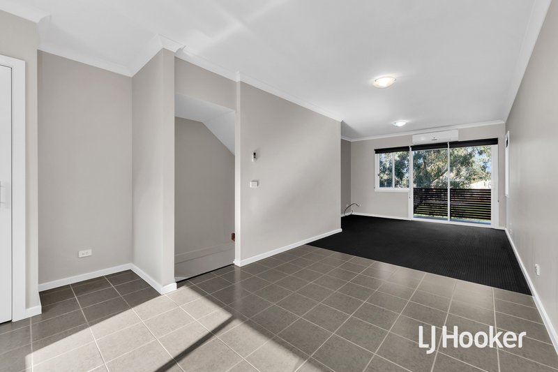 Photo - 21 Chanticleer Drive, Mernda VIC 3754 - Image 7
