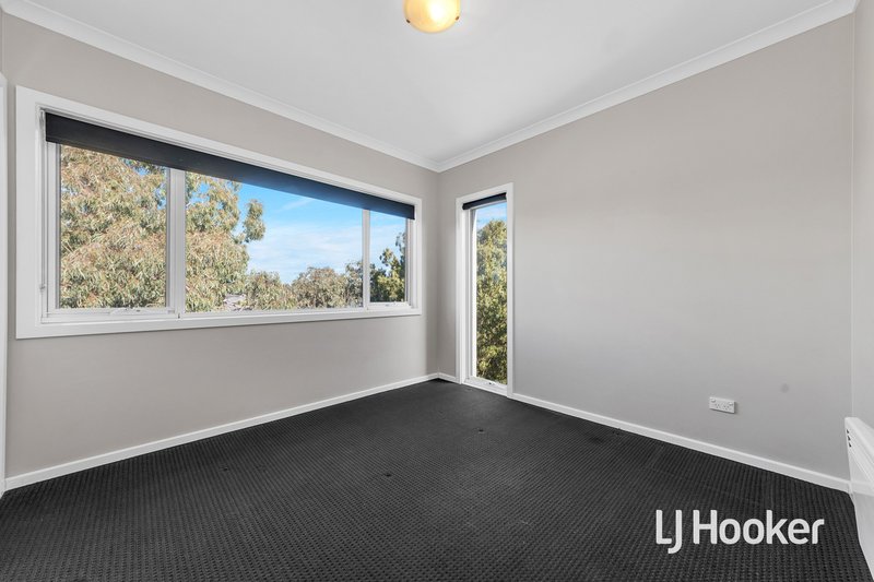 Photo - 21 Chanticleer Drive, Mernda VIC 3754 - Image 11