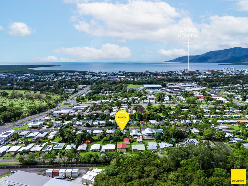 Photo - 21 Chaplain Avenue, Manunda QLD 4870 - Image 3