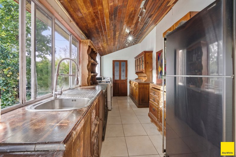 Photo - 21 Chaplain Avenue, Manunda QLD 4870 - Image 6