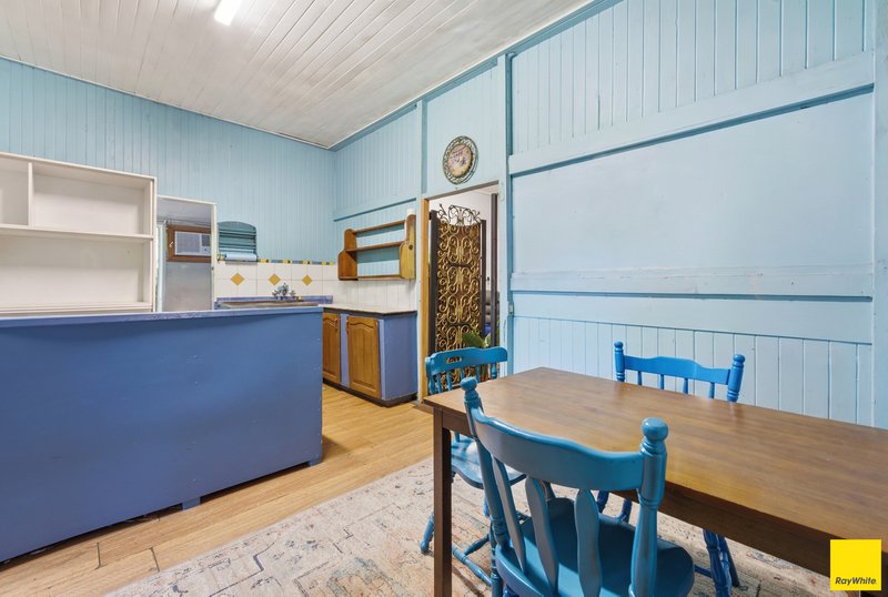 Photo - 21 Chaplain Avenue, Manunda QLD 4870 - Image 12