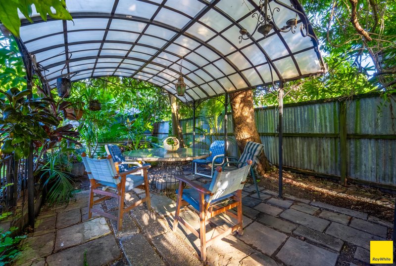 Photo - 21 Chaplain Avenue, Manunda QLD 4870 - Image 16