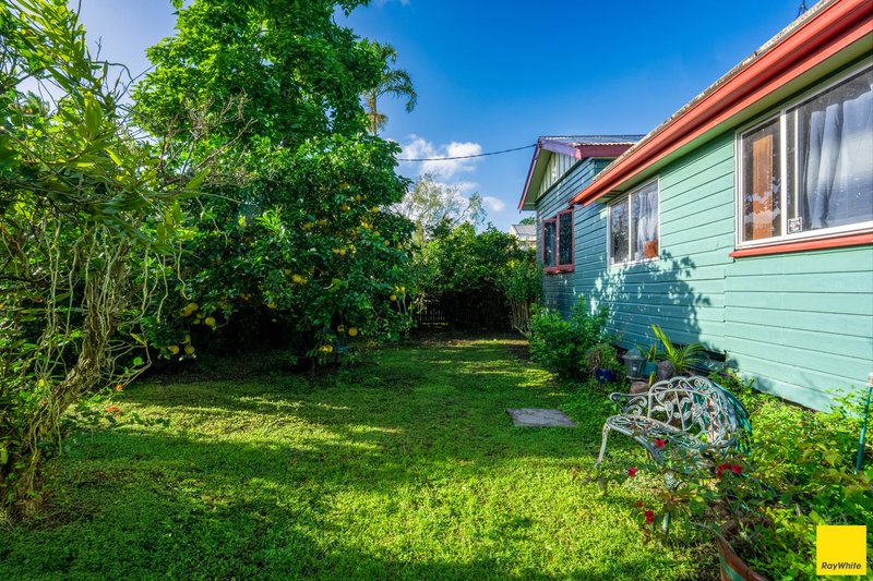 Photo - 21 Chaplain Avenue, Manunda QLD 4870 - Image 19