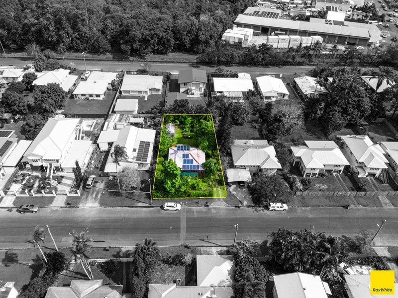 Photo - 21 Chaplain Avenue, Manunda QLD 4870 - Image 23