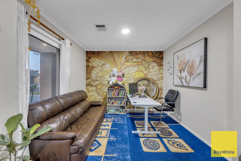 Photo - 21 Chapman Drive, Wyndham Vale VIC 3024 - Image 5