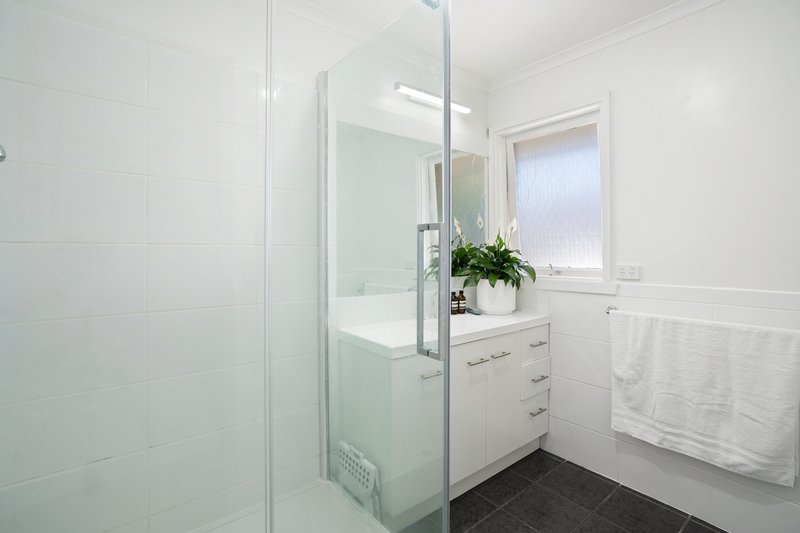 Photo - 2/1 Cherryhinton Street, Box Hill VIC 3128 - Image 3