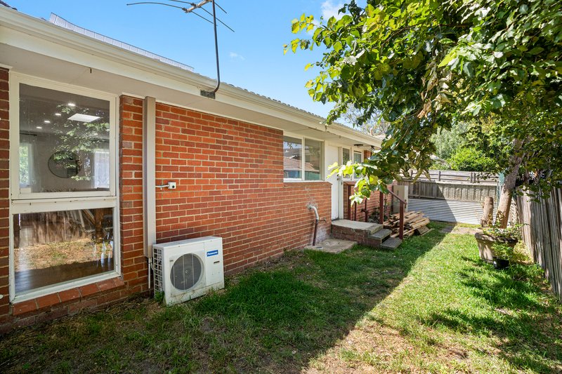 Photo - 2/1 Cherryhinton Street, Box Hill VIC 3128 - Image 4