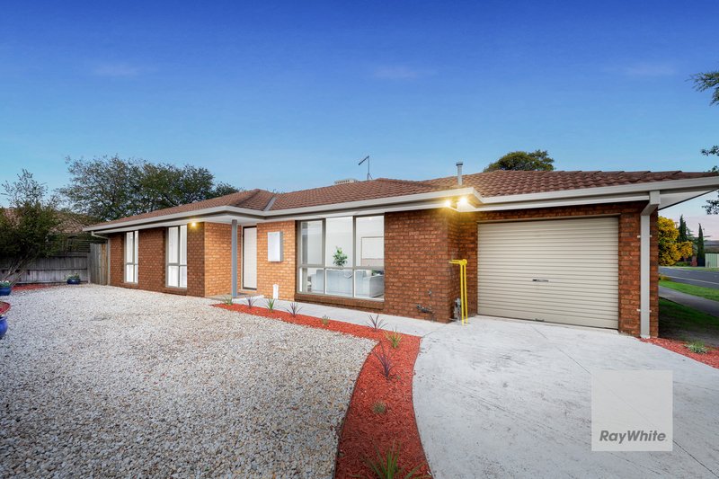 2/1 Chicquita Close, Keilor Downs VIC 3038