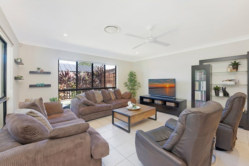 Photo - 21 Chilton Crescent, North Lakes QLD 4509 - Image 5