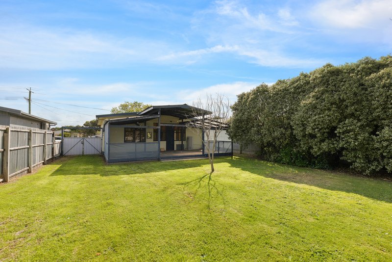 Photo - 21 Churchill Drive, Cowes VIC 3922 - Image 12