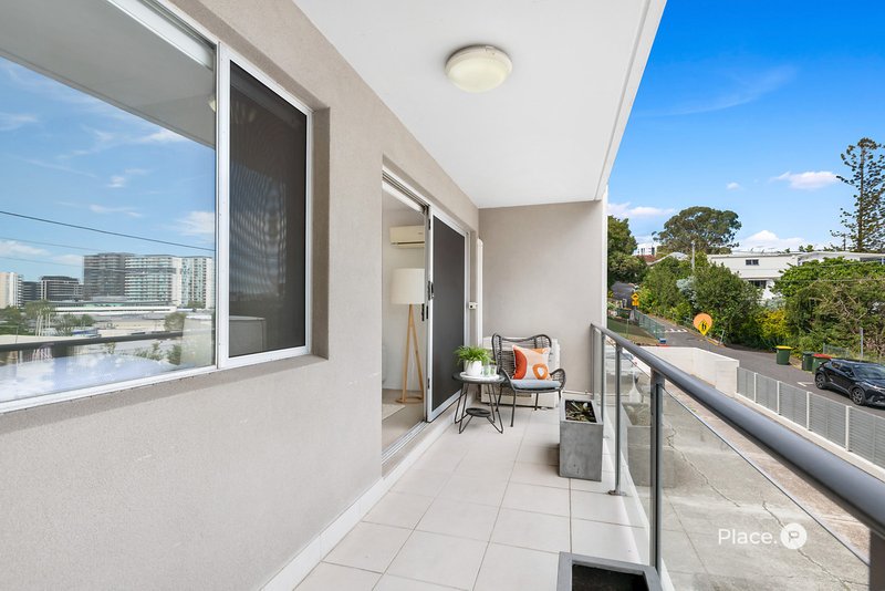 Photo - 2/1 Cintra Road, Bowen Hills QLD 4006 - Image 7