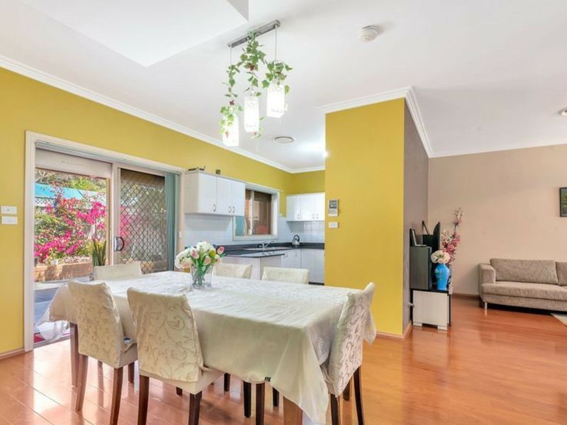 Photo - 2/1 Clancy Street, Smithfield NSW 2164 - Image 4