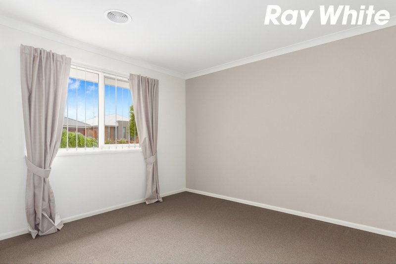 Photo - 21 Clarendon Street, Pakenham VIC 3810 - Image 2