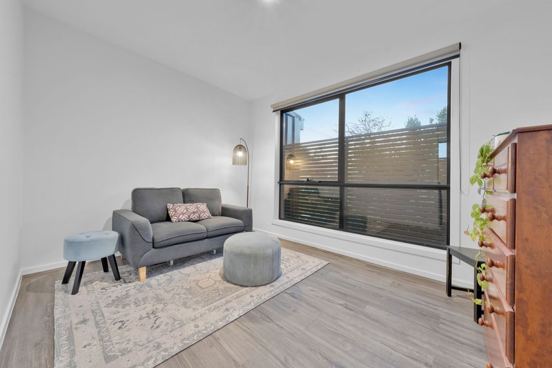 Photo - 2/1 Cleary Street, Springvale South VIC 3172 - Image 7