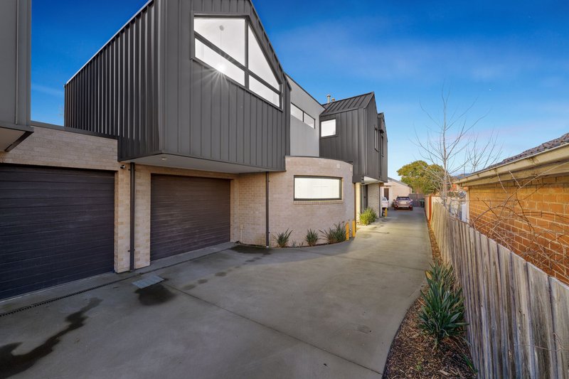 Photo - 2/1 Cleary Street, Springvale South VIC 3172 - Image 11