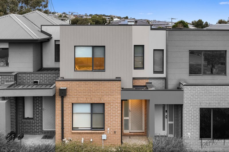 Photo - 21 Clendon Way, Craigieburn VIC 3064 - Image 1