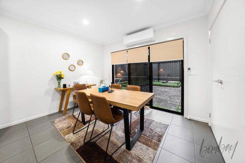 Photo - 21 Clendon Way, Craigieburn VIC 3064 - Image 6