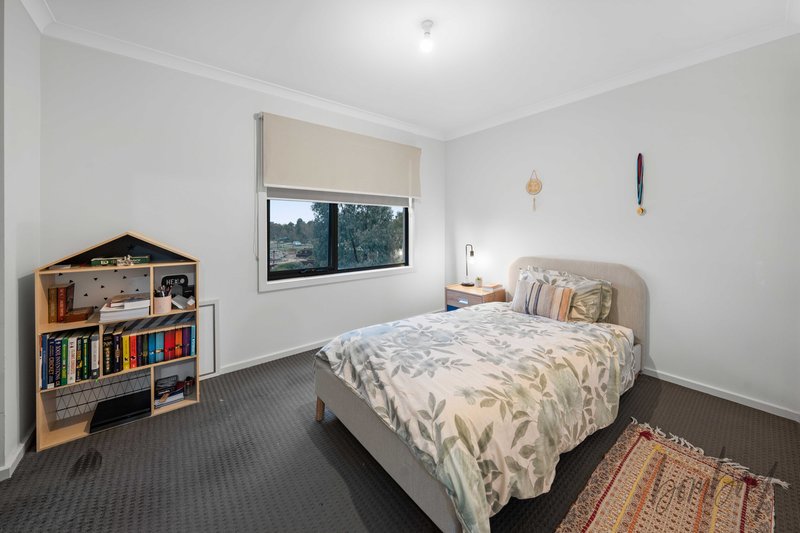 Photo - 21 Clendon Way, Craigieburn VIC 3064 - Image 8