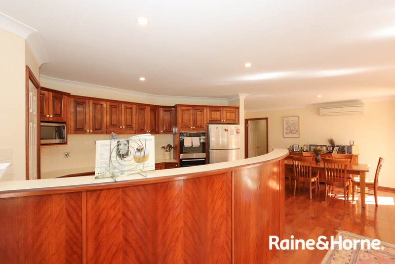 Photo - 21 Clifton Court, Kelso NSW 2795 - Image 3