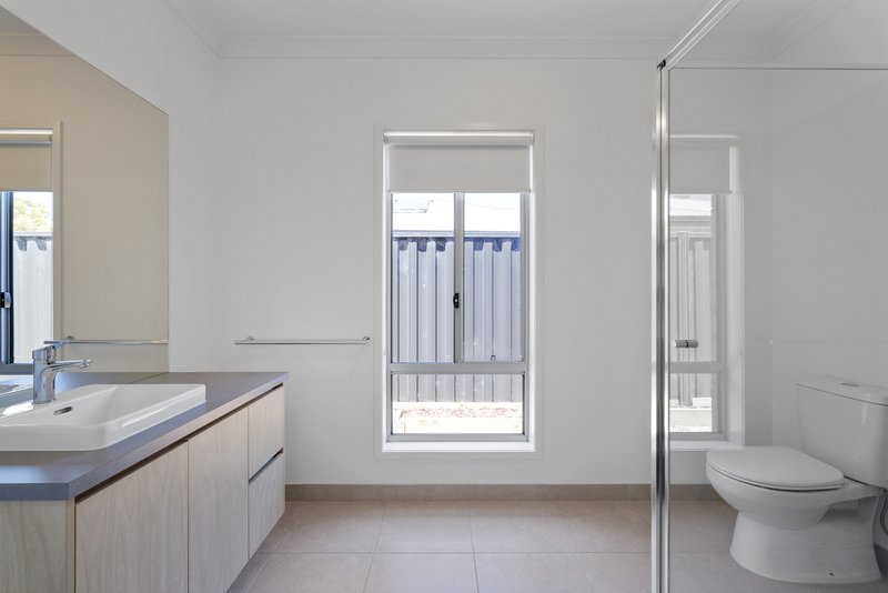 Photo - 21 Clifton Crescent, Cowes VIC 3922 - Image 6