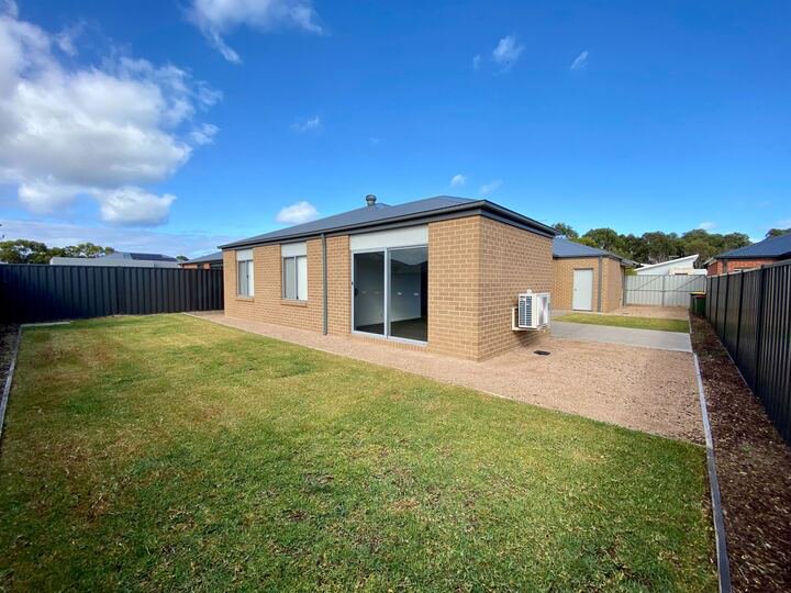 Photo - 21 Clifton Crescent, Cowes VIC 3922 - Image 10