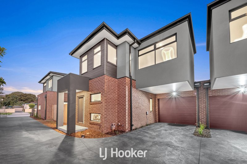 Photo - 2/1 Clive Street, Hampton Park VIC 3976 - Image 2