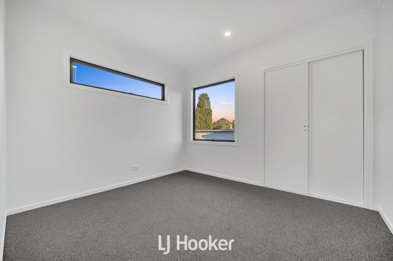 Photo - 2/1 Clive Street, Hampton Park VIC 3976 - Image 7