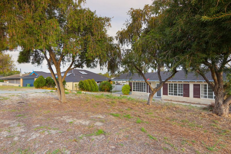 Photo - 21 Clovelly Crescent, Lynwood WA 6147 - Image 4