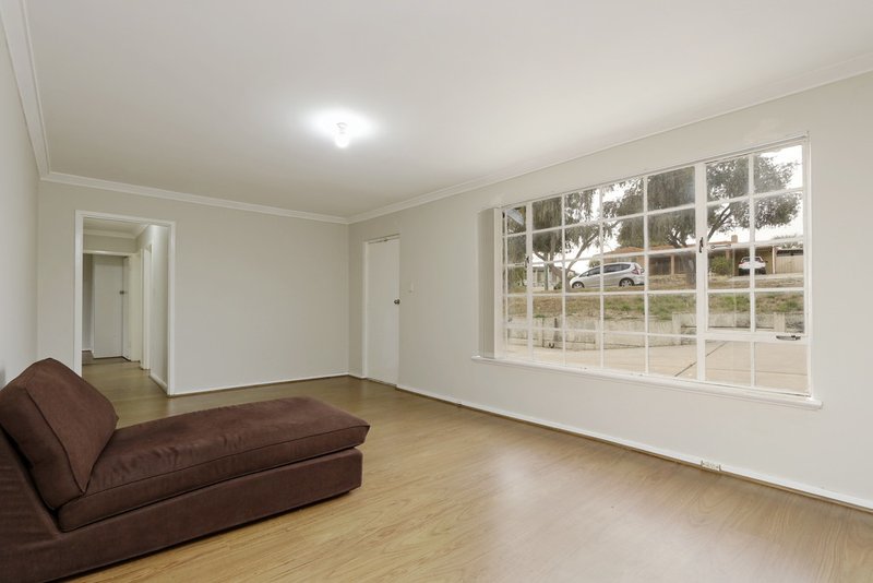 Photo - 21 Clovelly Crescent, Lynwood WA 6147 - Image 5